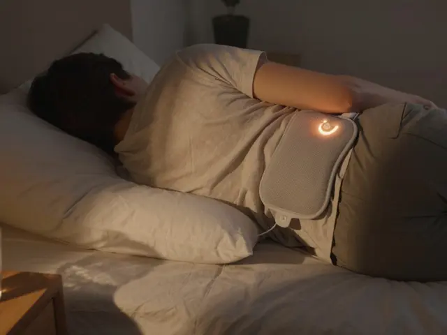 Jak spát při bolesti kyčle? Praktické rady a role rybího kolagenu